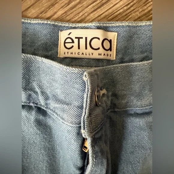 Etica Max Pleated Jean Shorts in Ethereal Blue 100% cotton light blue Sz 26 NWT